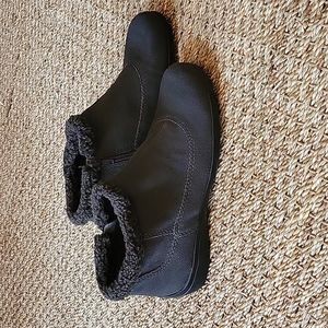 **PRICE DROP**  EASY SPIRIT Booties, Suede. Size 6.5